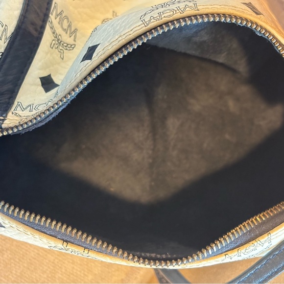 MCM White and Navy Logo Shoulder Bag - Picture 8 of 9